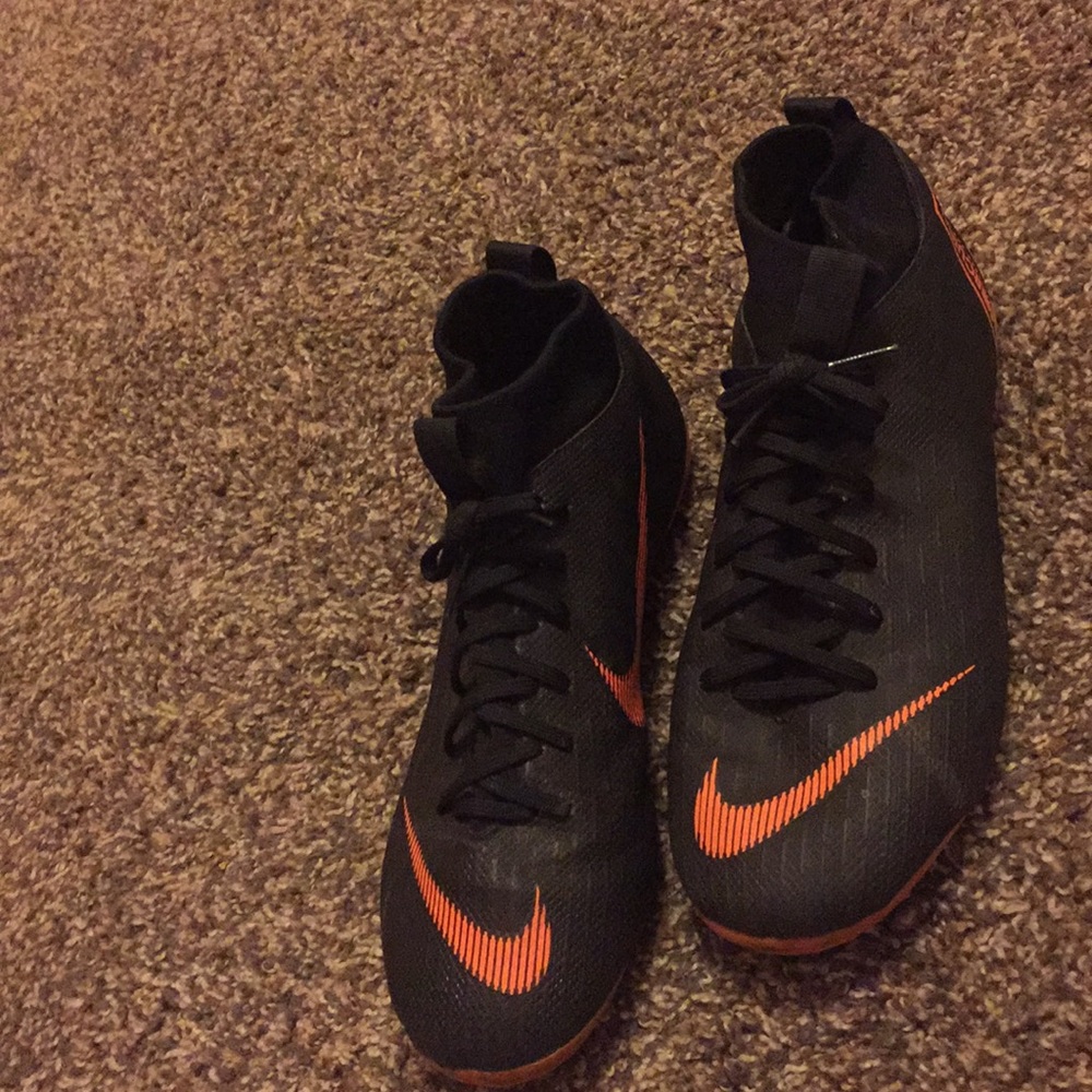 Size 6 soccer cleats Nike